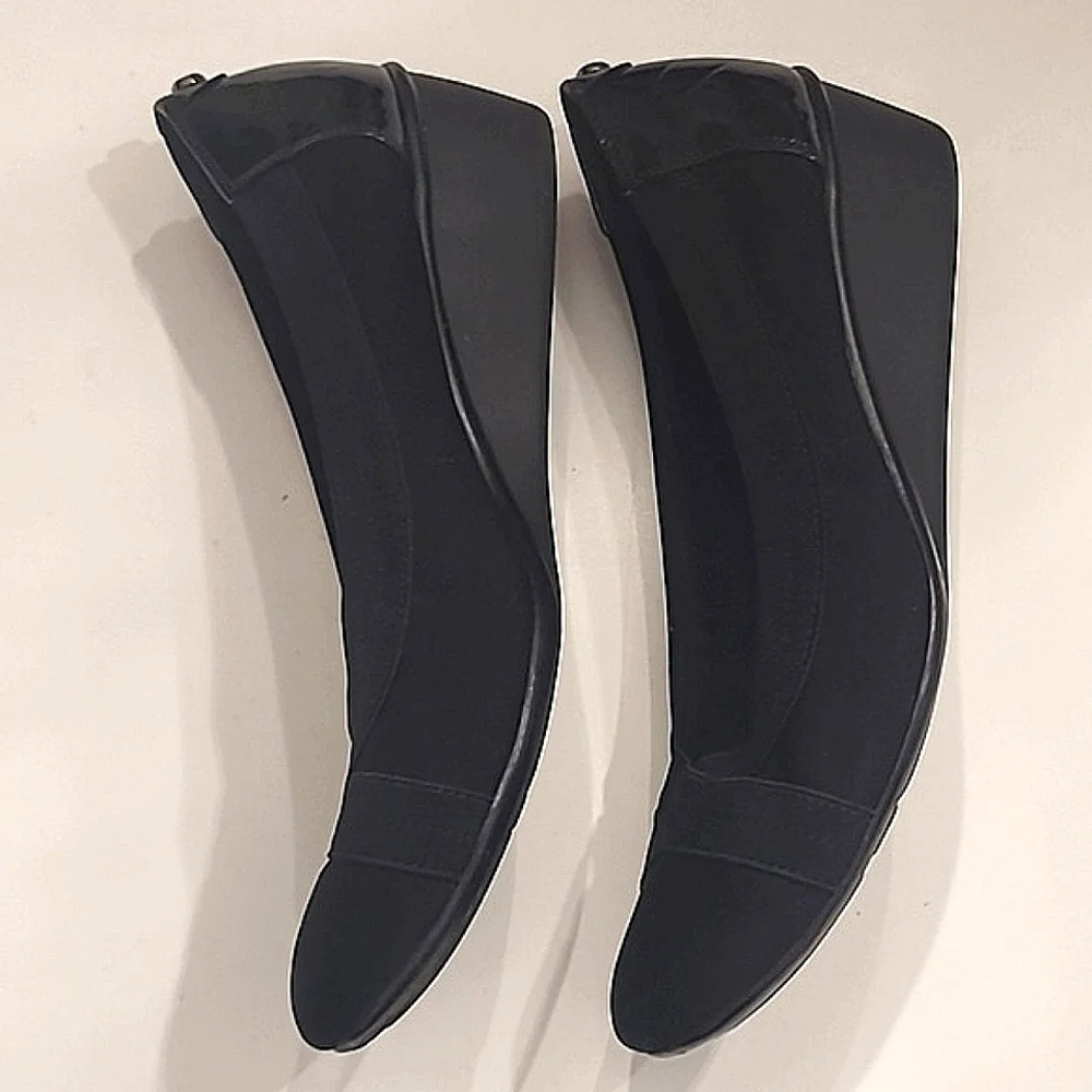 AK Sport Dani Slip On Wedges Criss-Cross Toe Glossy Heel Ballet Style Sz 10